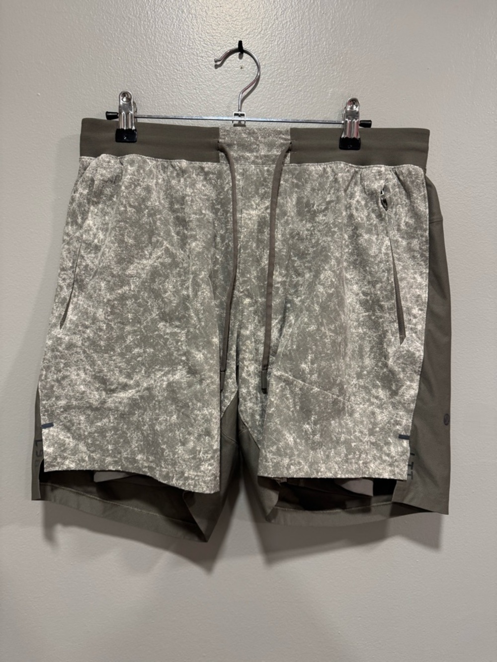Lululemon License to Train Lined Short 7"